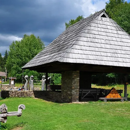 - Bella Premium Apartman Stožec
